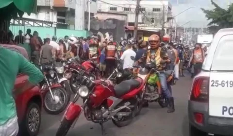 Após roubar veículo de mototaxista, homem sofre tentativa de linchamento; Veja vídeos!