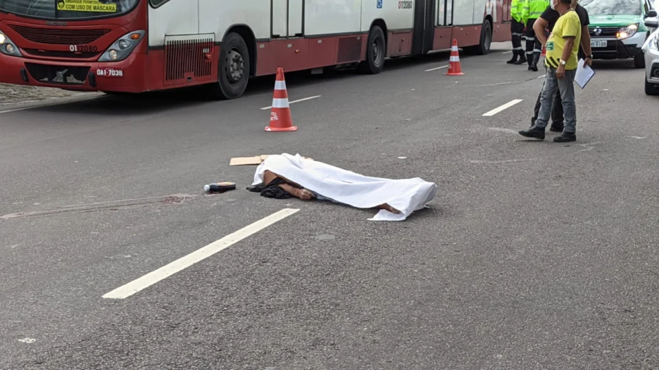 Homem morre atropelado em avenida da zona Norte de Manaus