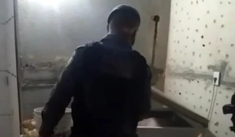 Ladrão se esconde em  freezer mas é capturado por policiais em Manaus; Veja o vídeo.