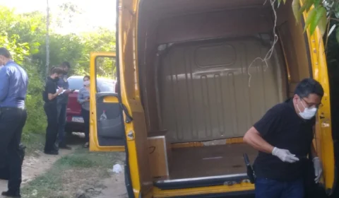 Motorista dos Correios é sequestrado e bandidos roubam mercadorias
