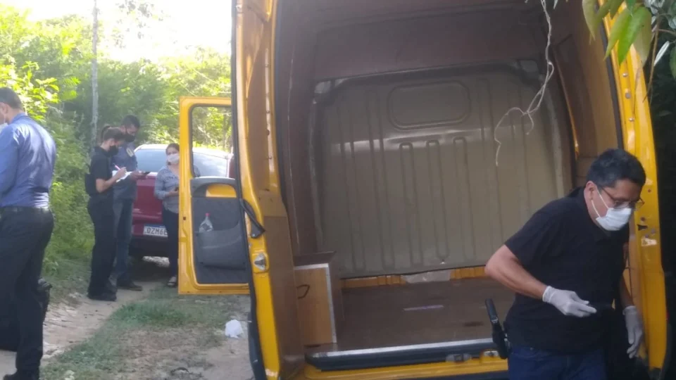 Motorista dos Correios é sequestrado e bandidos roubam mercadorias