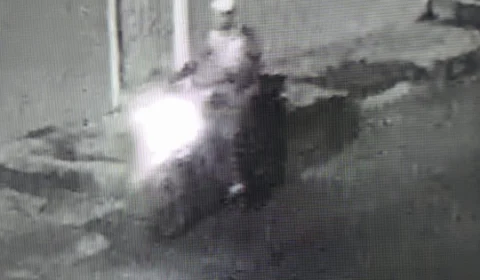 VEJA VÍDEO!Assaltantes roubam moto e pedem dinheiro para devolver em Manaus