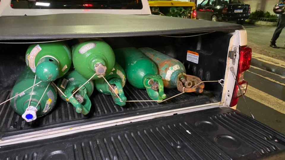 Vídeo – apreensão cilindros de oxigênio