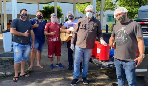 Ação Solidária movida por Evangélicos distribui lanches para acompanhantes de pacientes nos hospitais
