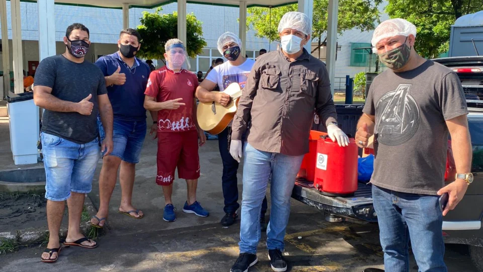 Ação Solidária movida por Evangélicos distribui lanches para acompanhantes de pacientes nos hospitais