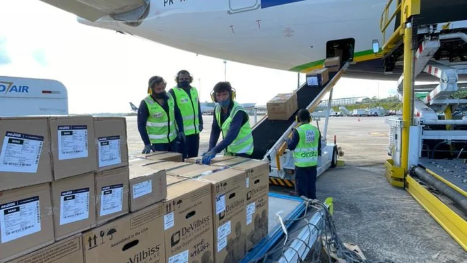 Amazonas recebe 200 concentradores de oxigênio enviados de Pernambuco; “Apoio importante”