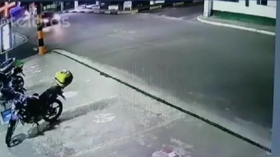 Câmera de segurança registra acidente com vítima fatal em Parintins;Veja vídeo