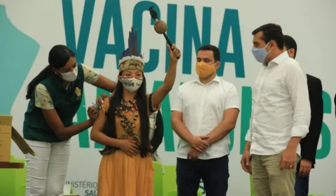 Amazonas tem primeira pessoa vacinada contra Covid-19! A profissional de saúde e indígena Vanda Ortega – VEJA VÍDEO