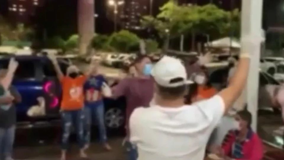 Pessoas clamando e orando pela cidade de Manaus; Veja o vídeo