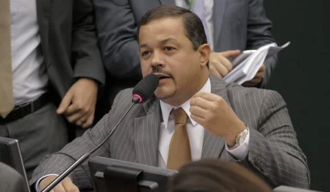 Deputado Pablo alerta para golpe do falso cadastro de vacinação do coronavírus