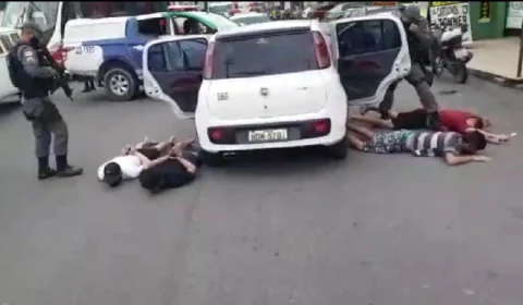 Polícia prende quatro assaltantes em veículo no Cidade Nova;Veja vídeo