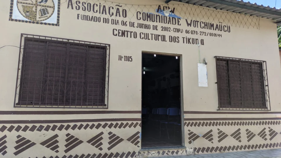 Índios da etnia Tikuna estão pedindo socorro contra a Covid-19 em Manaus