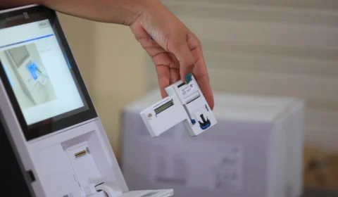 Aparelhos de gasometria começam a ser enviados para hospitais do interior do Amazonas