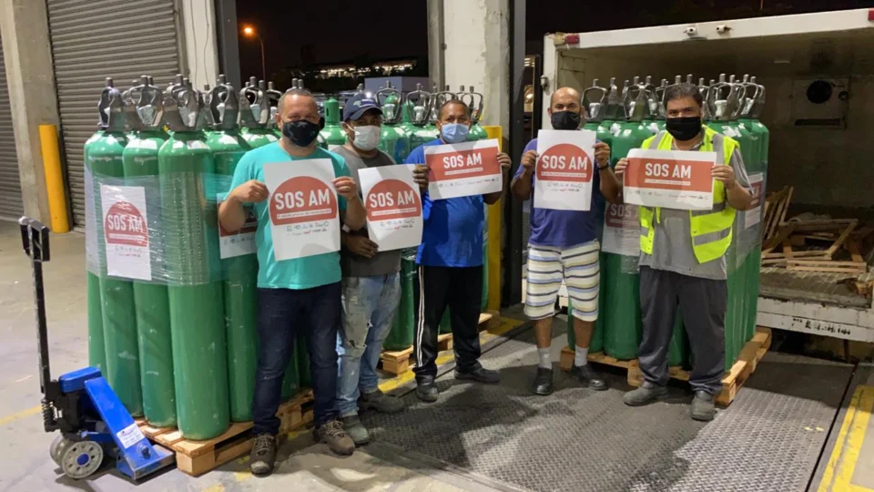 Amazonas Shopping faz doação de  58 cilindros de oxigênio; “Trabalho incrível”
