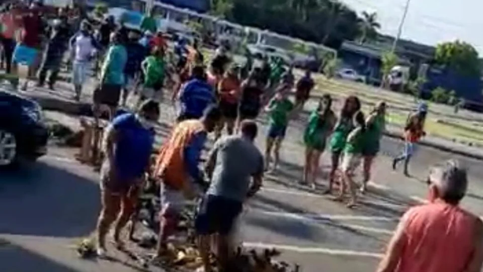 Feirantes protestam contra decreto Governamental; Veja vídeo!