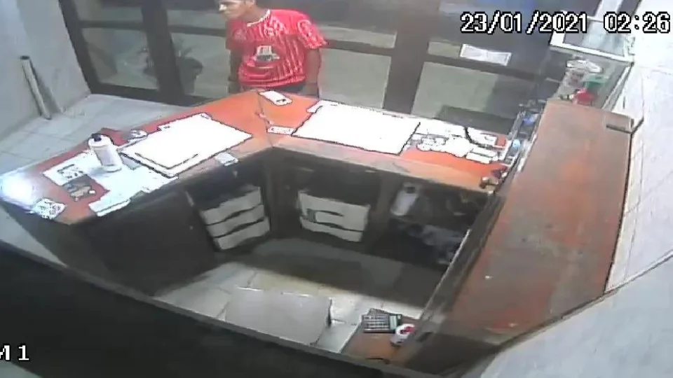 PC procura suspeito de homicídio ocorrido em hotel no Centro de Manaus;Veja vídeo
