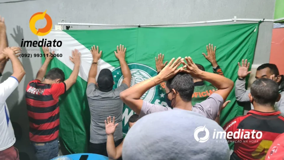 VEJA VÍDEO! CIF fecha cassino clandestino no São José e detém cerca de 21 pessoas que estavam no local