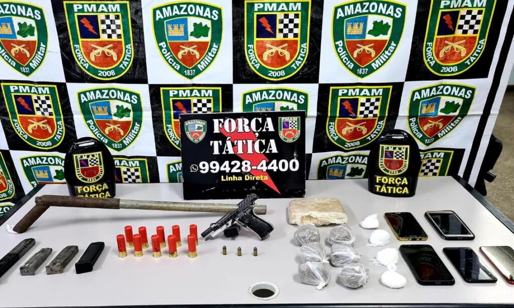 Em festa clandestina em Manaus, Força Tática apreende armas, drogas e munições.