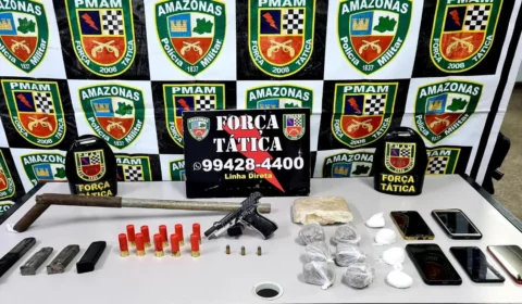 Em festa clandestina em Manaus, Força Tática apreende armas, drogas e munições