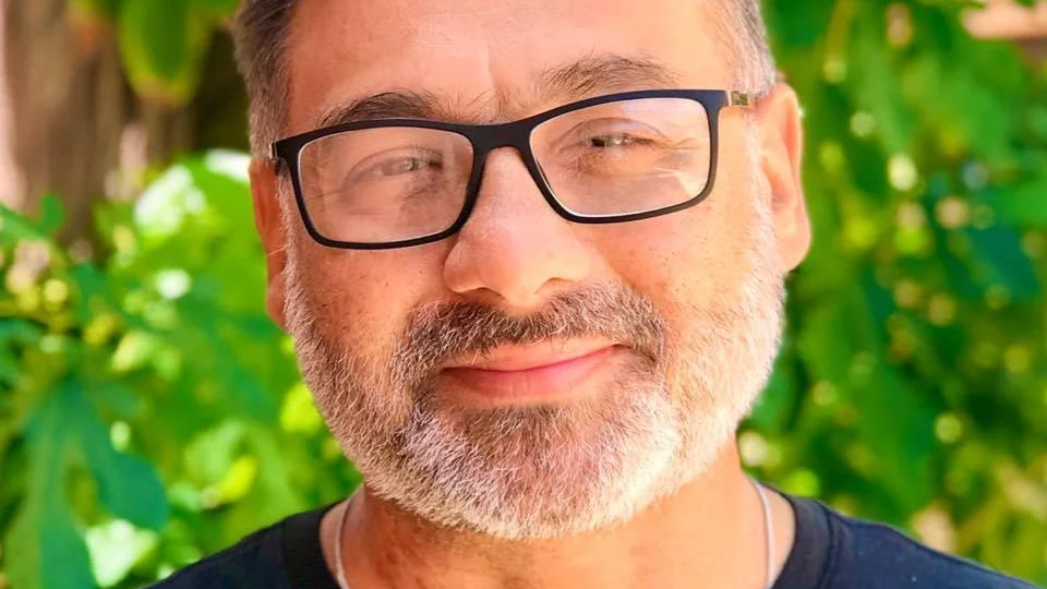 Após complicações, jornalista Agnaldo Oliveira morre em hospital por conta da Covid-19