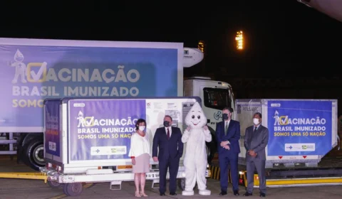 Neste sábado (23), Fiocruz inicia distribuição de vacina aos estados