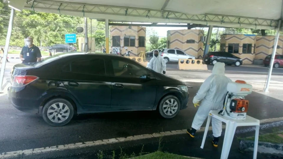 Mais de 2 mil veículos são sanitizados em barreiras de Manaus; Veja detalhes