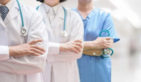 Médicos repudiam declaração do presidente do Sindicato dos Médicos Amazonenses de estarem cometendo eutanásia em hospitais