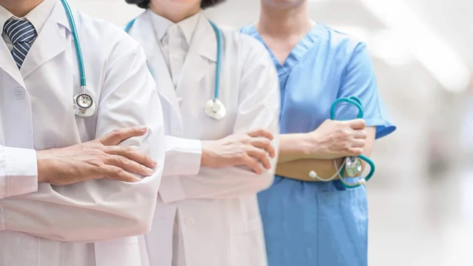 Médicos repudiam declaração do presidente do Sindicato dos Médicos Amazonenses de estarem cometendo eutanásia em hospitais