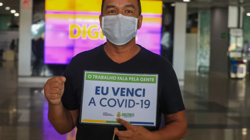 Mais seis pacientes recuperados da Covid-19 retornaram a Manaus neste sábado (30)