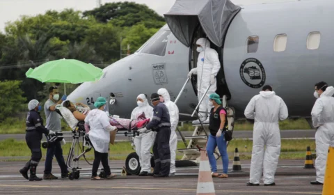 Mais 14 pacientes com Covid-19 são transferidos para Natal