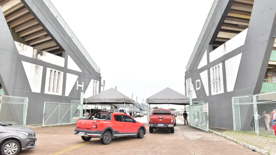 Prefeitura implanta terceiro ponto de vacinação exclusivo para profissionais da saúde