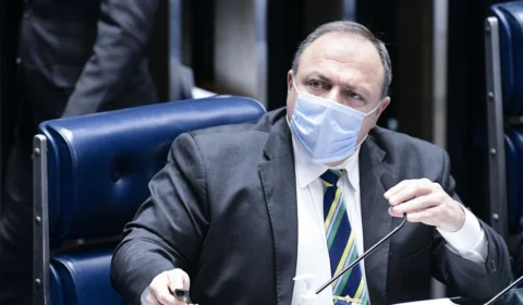 Pazuello pode deixar ministério da saúde devido pressão para troca do cargo
