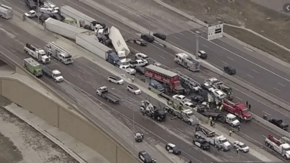 Veja vídeo de trágico acidente envolvendo 130 veículos, no Texas, que deixou 6 vítimas fatais