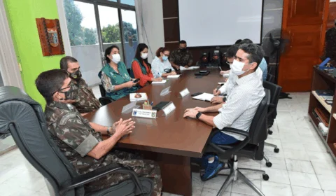 Apoio do Exército permitirá vacinar 267 mil pessoas acima de 50 anos, afirma David Almeida