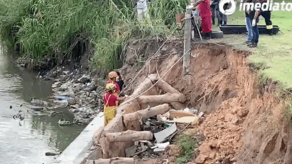 Cadáver é encontrado em igarapé no bairro Jorge Teixeira em Manaus