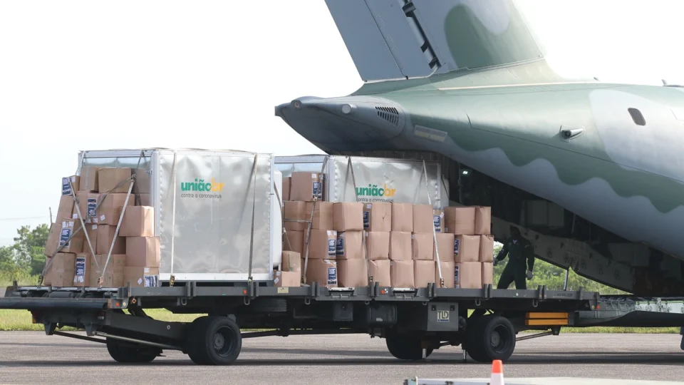 Amazonas recebe mais três usinas de oxigênio que serão enviadas para o interior do Estado