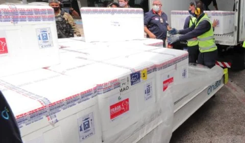 MS admite erro e troca em quantidade de doses de vacina contra Covid-19 enviadas ao Amazonas e Amapá