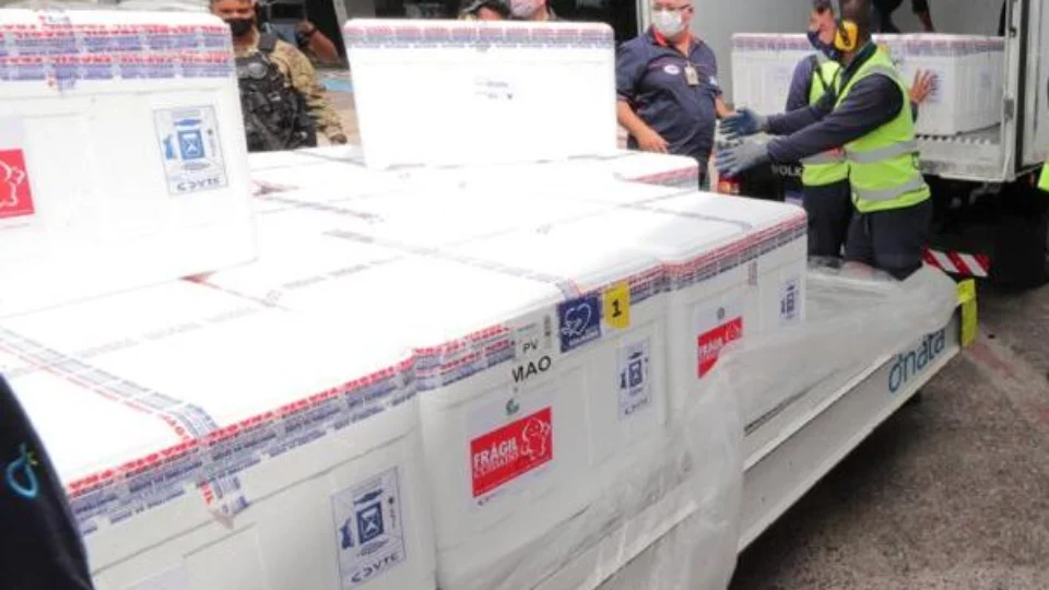 MS admite erro e troca em quantidade de doses de vacina contra Covid-19 enviadas ao Amazonas e Amapá