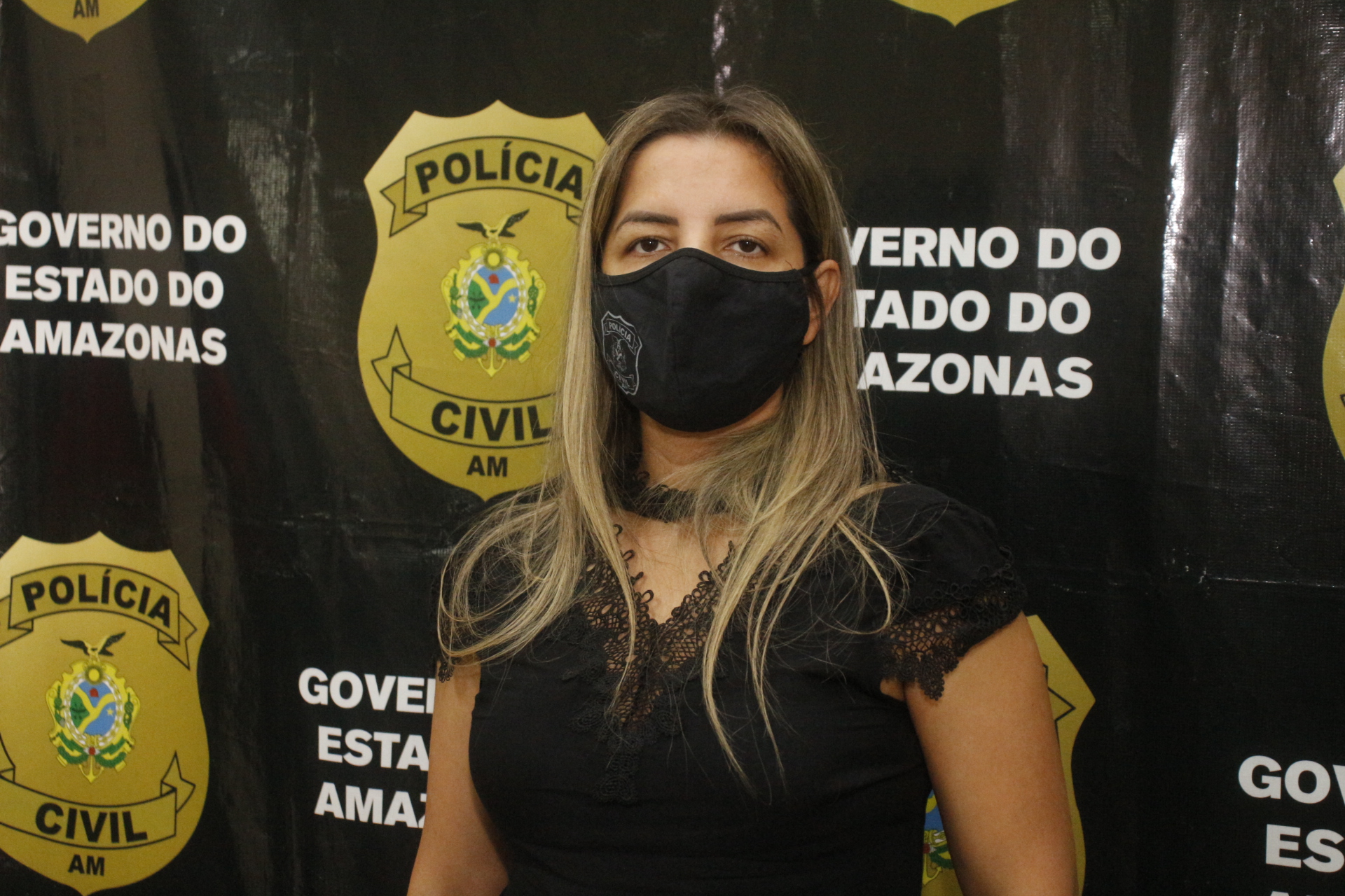 Polícia inicia investigação após mãe denunciar o próprio filho por ato infracional análogo ao crime de estupro contra criança.