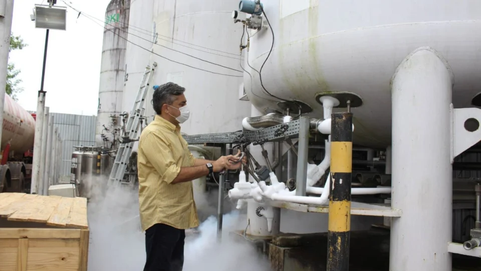 Amazonas reforça estoque de oxigênio com mais 60 mil m³ do insumo à rede hospitalar