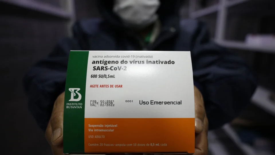 Amazonas recebe mais 42 mil doses de vacina contra a Covid-19