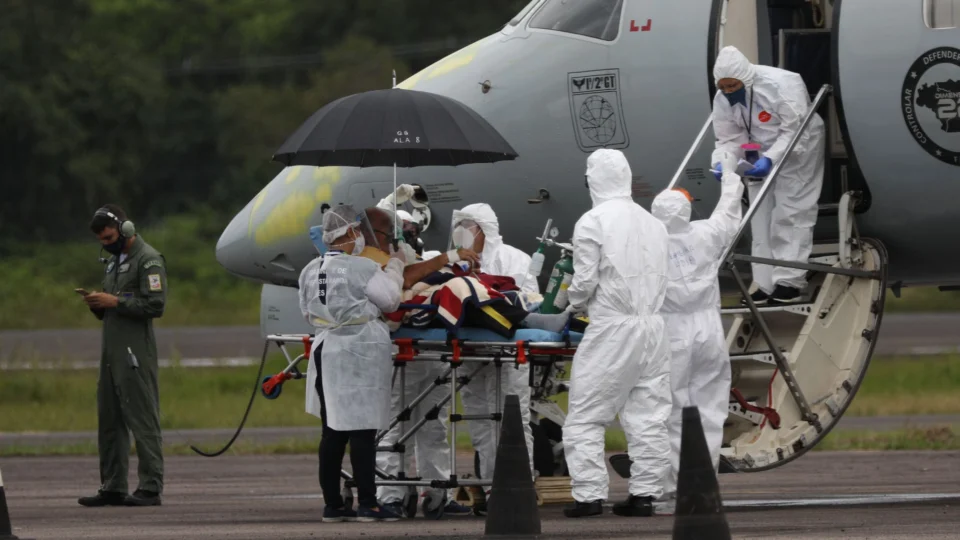 Governo do AM transfere mais 15 pacientes com Covid-19 para a Paraíba