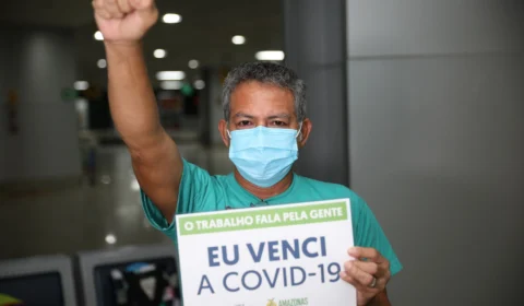 Emoção marca chegada de mais oito recuperados da Covid-19 a Manaus, na madrugada deste sábado (6)