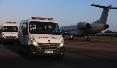 Governo do Amazonas transfere 12 pacientes de Tefé para Belém