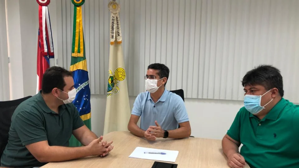 Prefeito se reúne com Aleam e CMM pra aumentar locais de vacinação