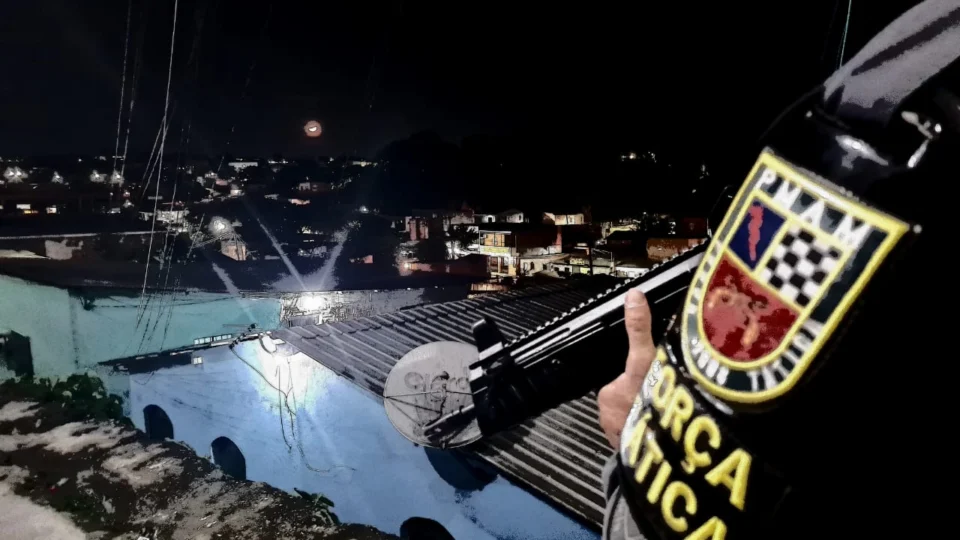 Criminosos que  atuavam no tráfico de drogas do bairro Petrópolis são presos; Veja vídeo