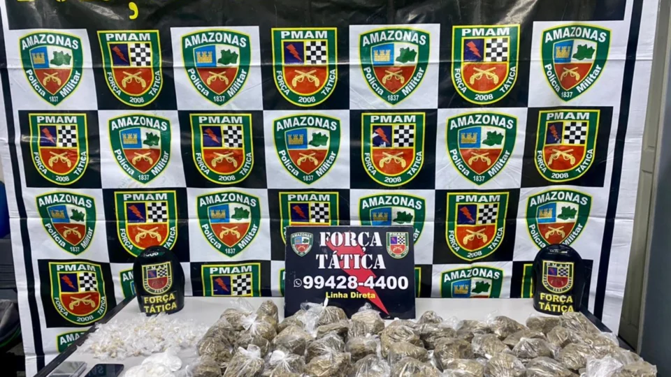 VÍDEO: Trio é preso pela Força Tática com drogas na Comunidade Monte Páscoal