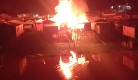 Grande incêndio gera desespero em Tefé; Veja Vídeo