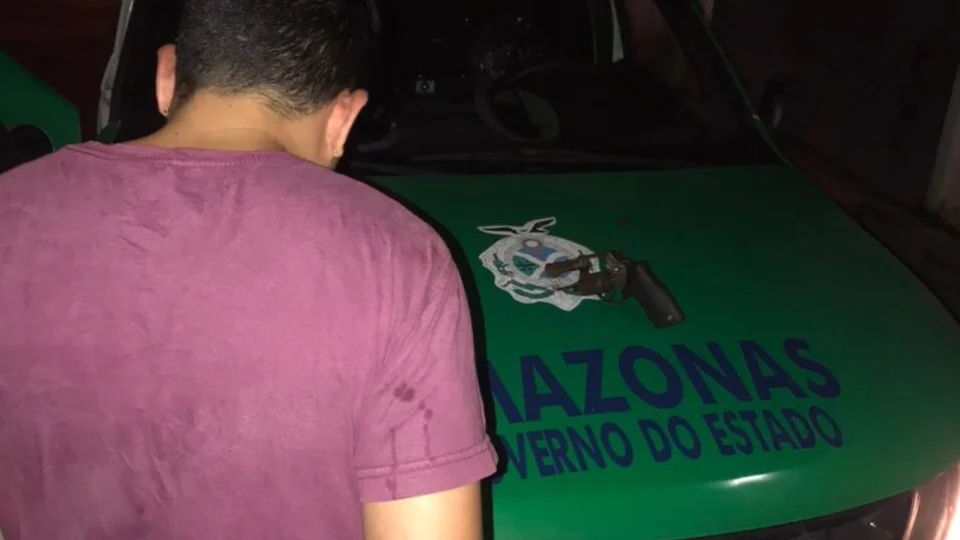 “Segurança” de boca de fumo é preso com arma de fogo na zona Norte de Manaus