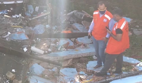 Casa desaba e mata morador que estava dormindo, na Cidade Nova; Veja vídeo